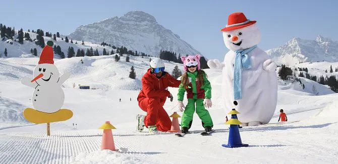 Explore Warth-Schröcken with Pauli the snowman.