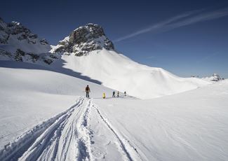 Easy ski tour - ski school Warth