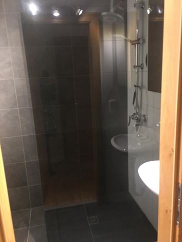 Bad mit Dusche Appartement Sonnherzl