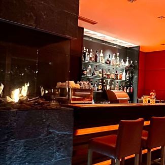 Alpen Lounge & Bar